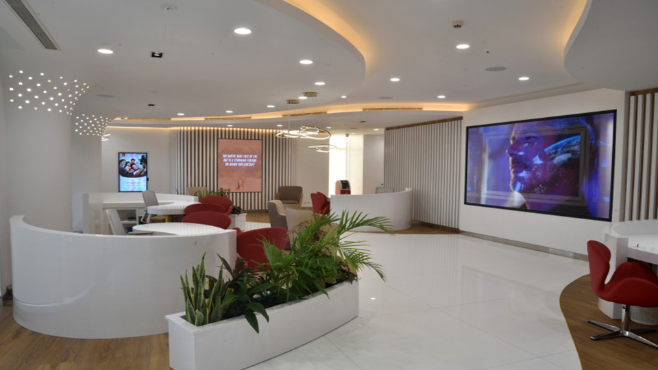 Emirates introduces experiential Travel Store in Karachi