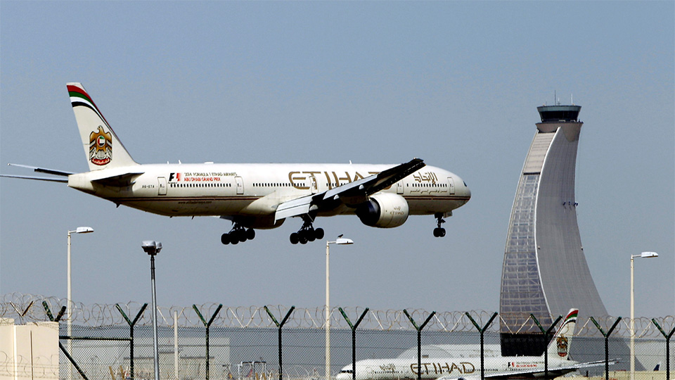 Etihad flight aborts takeoff in Melbourne
