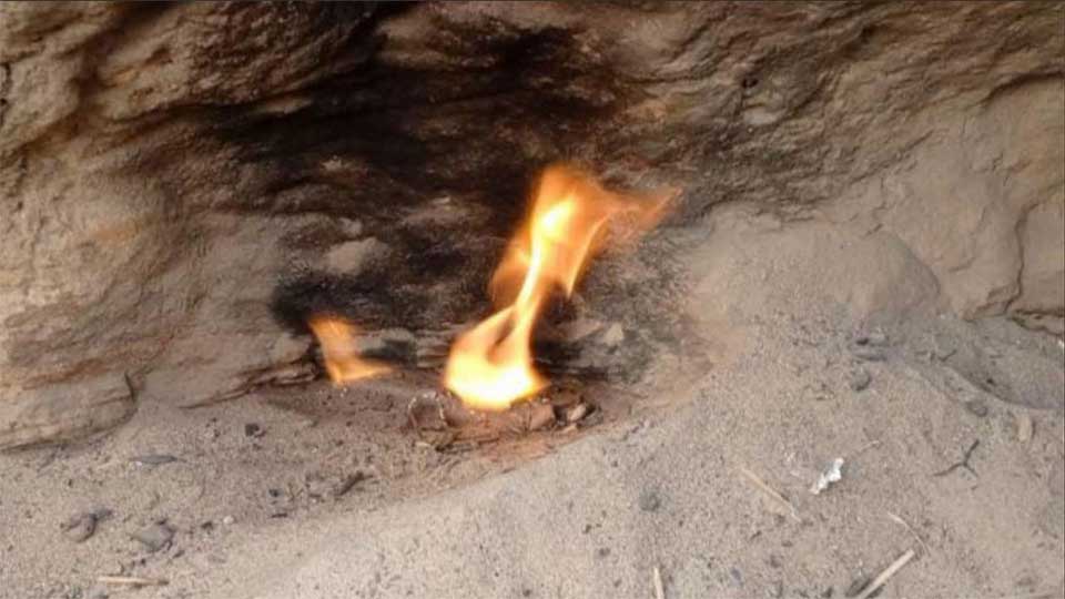 আগুন জ্বলা টিলা, পর্যটকদের বিস্ময়