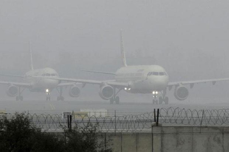 Dense fog, poor visibility disrupt flights at Delhi airport