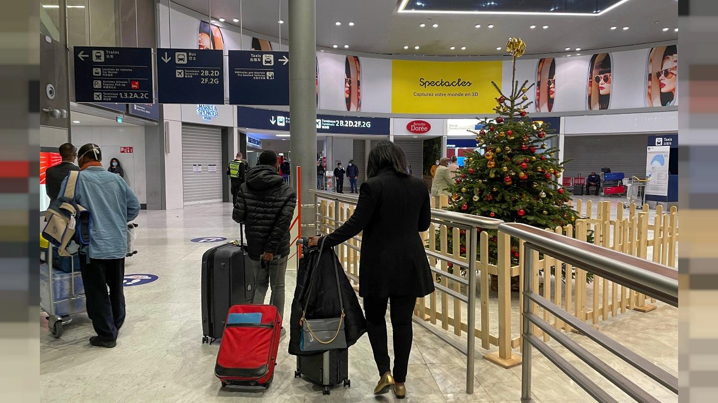 France lifts ban on UK travelers