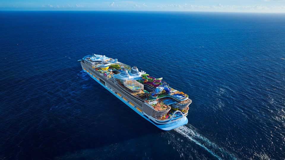 Giant cruise ship sets sail from Florida