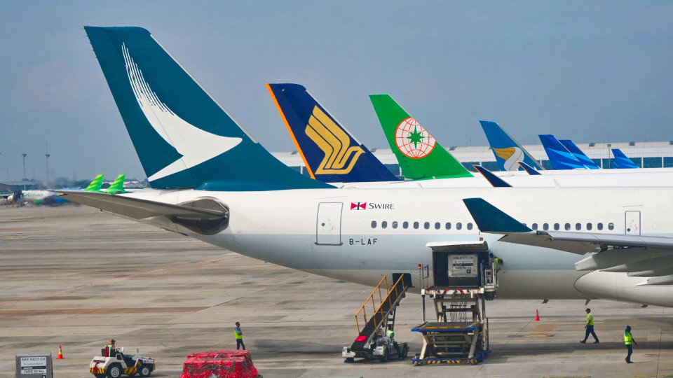 Gulf hub shutdown pushes Asia–Europe airfares above USD 2,700 amid capacity crunch