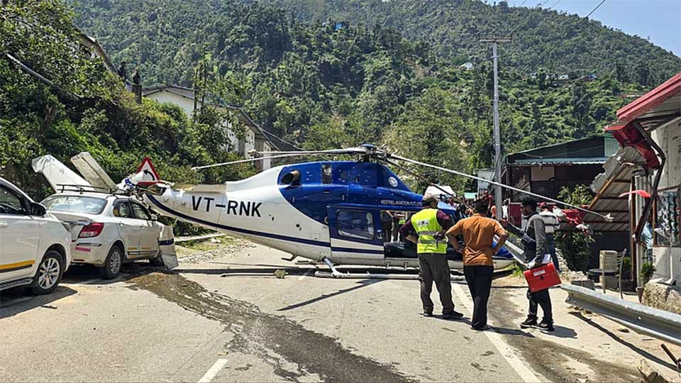 Helicopter crash-lands near Kedarnath
