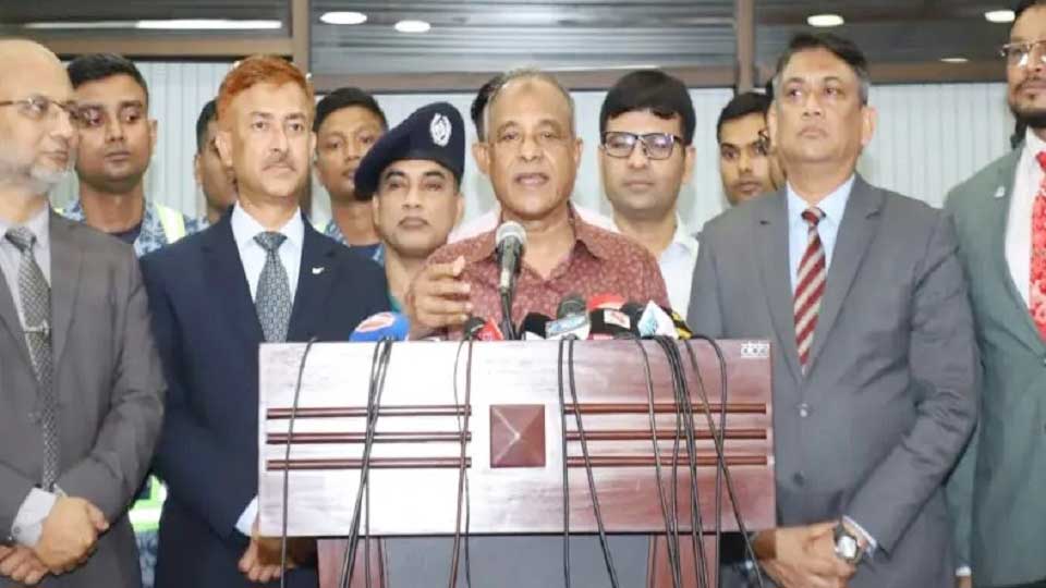 শাহজালালে তৃতীয় টার্মিনাল পরিদর্শনে স্বরাষ্ট্র উপদেষ্টা