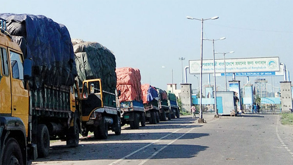 India denies entry of BD trucks at Benapole following transshipment facility cancelation