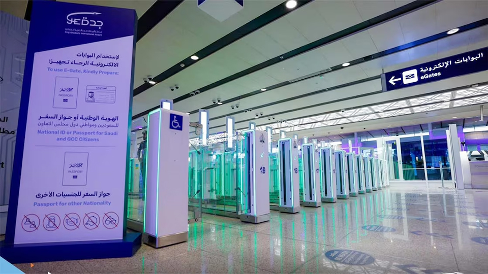 Jeddah airport introduces 70 e-gates