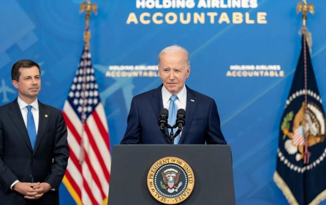 White House wants tougher rules on air travel compensation