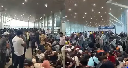 কুয়ালালামপুর বিমানবন্দরে হাজার হাজার বাংলাদেশি শ্রমিক অপেক্ষারত 