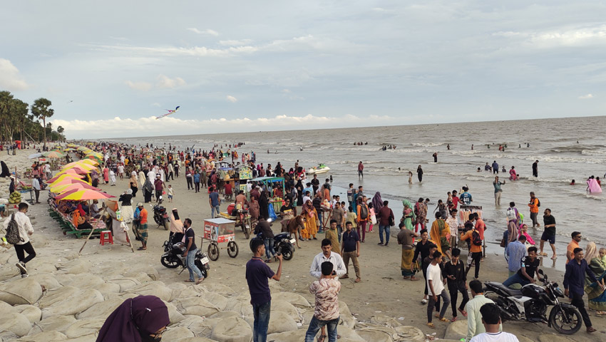 সাগর কন্যা কুয়াকাটায় পর্যটকের ঢল