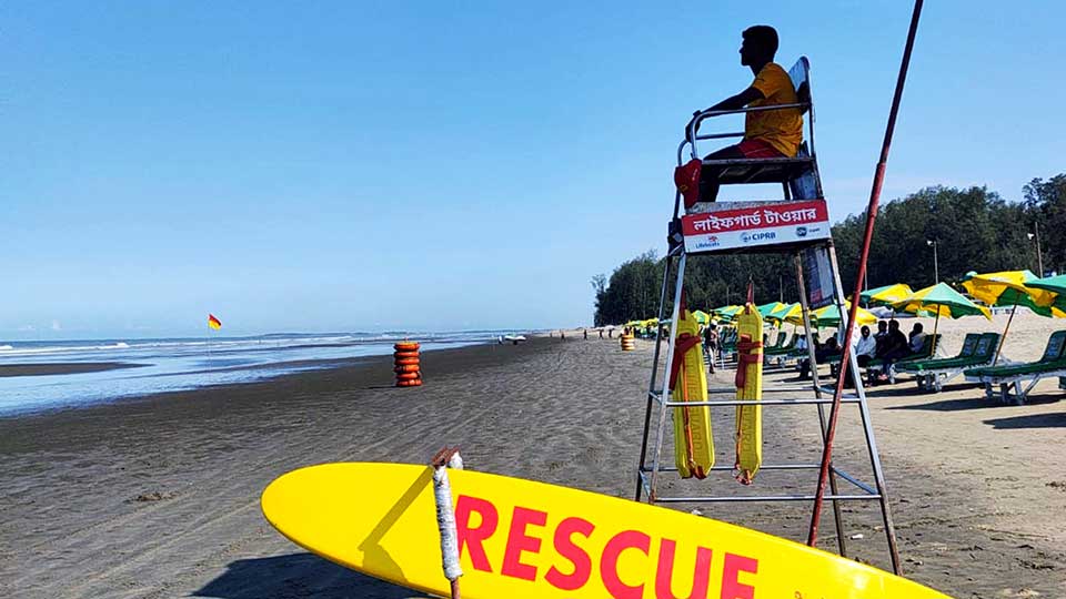 Lifeguard services in Cox’s Bazar to shut down over fund crisis