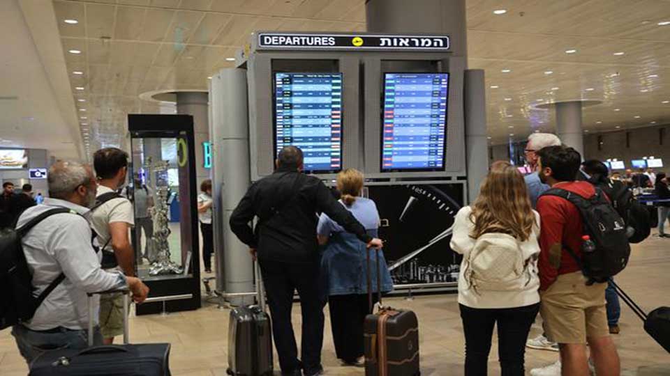 Major airlines halt flights to Israel 