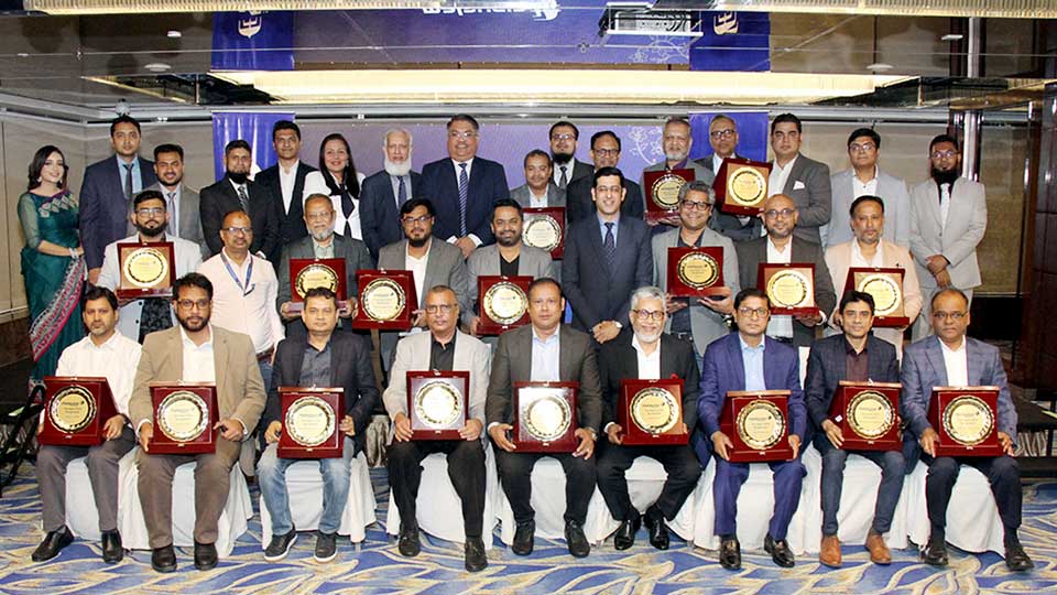 Malaysia Airlines awards top agents in Bangladesh