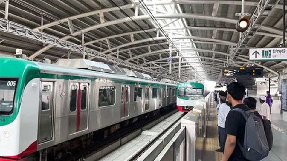 মেট্রোরেল যাত্রীদের মাস্ক পরার অনুরোধ