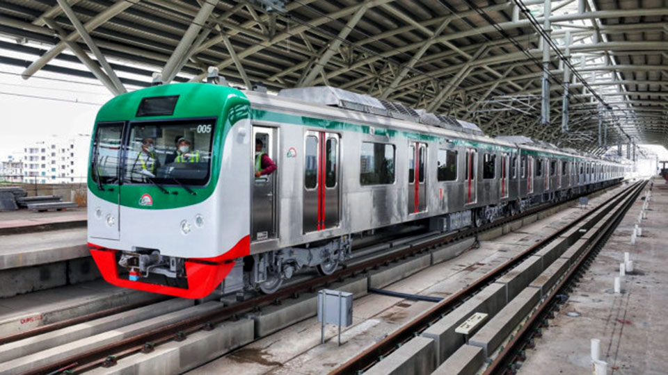 Metro rail reduces travel time to only 30 minutes on Uttara-Motijheel route