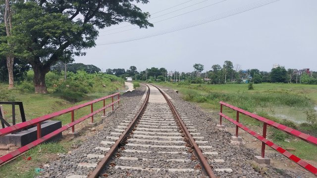 মোংলা-খুলনা রুটে অক্টোবরে চলবে ট্রেন