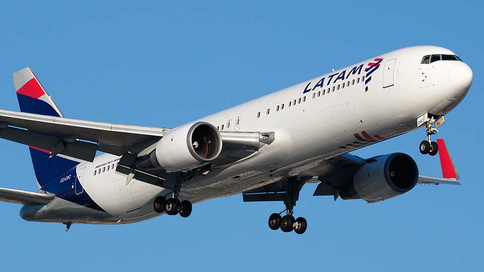 NZ officials seize black boxes from LATAM Boeing 787
