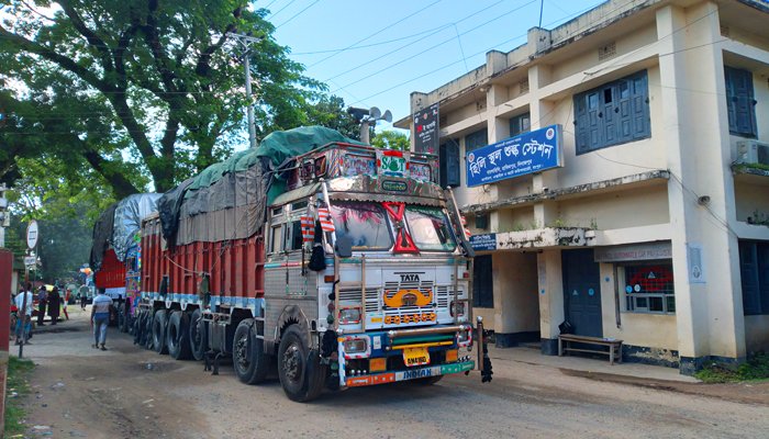 ওমিক্রন : বাংলাদেশিদের নিয়ে সতর্ক ভারত