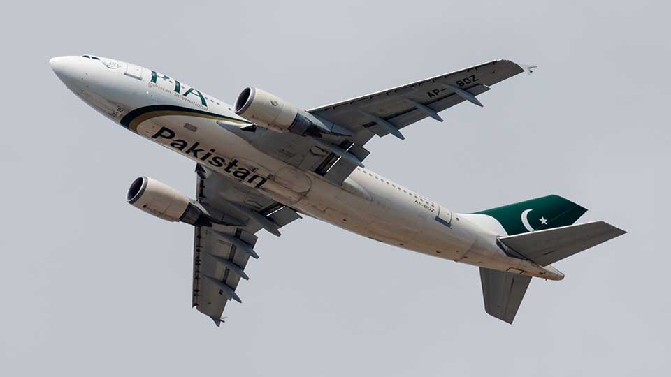 Pakistan plans to privatize PIA by Nov