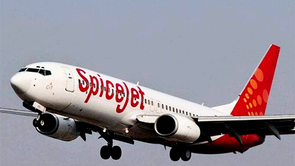 Patna-bound Spicejet flight diverted to Varanasi after tech glitch 