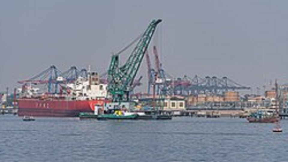যুদ্ধের সুবিধা পাচ্ছে করাচি বন্দর