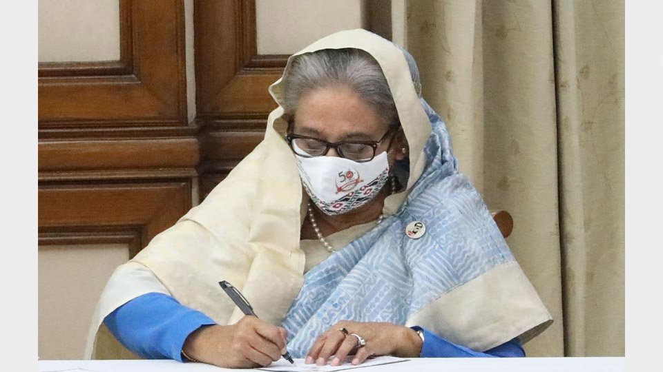 PM directs Biman to adopt new technology, improve service