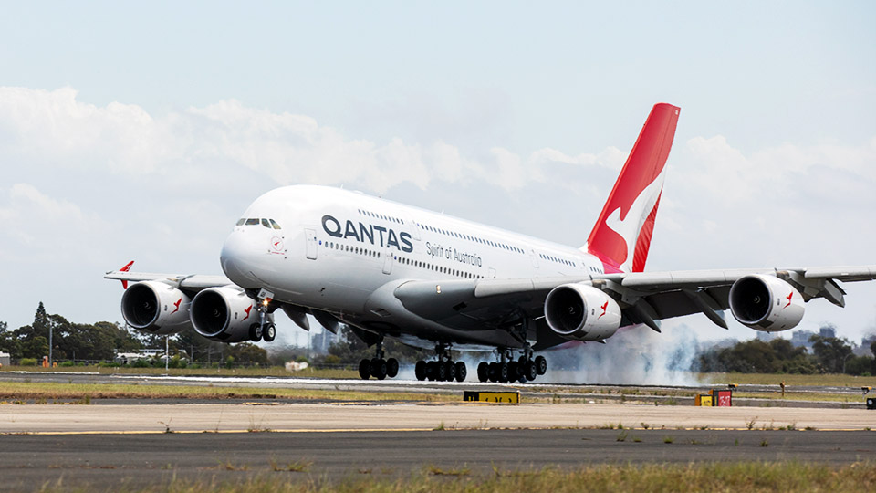 Qantas losses widen in first half of 2022