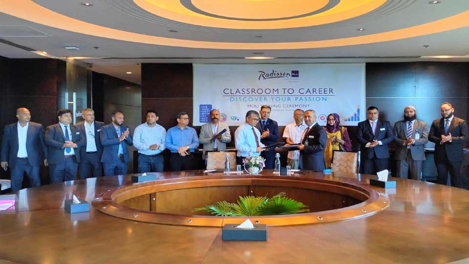 Radisson Blu Chattogram inks MOU on hospitality training