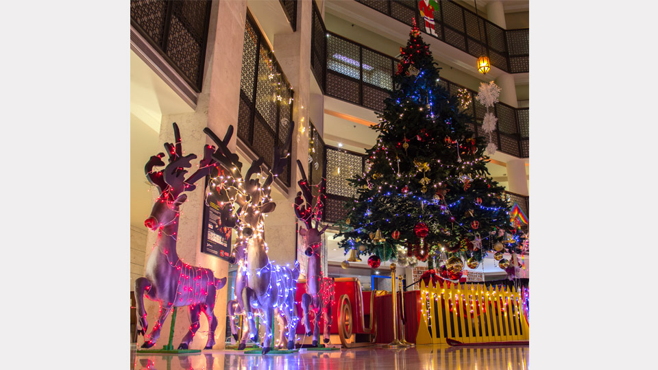 Enjoy Christmas “Jingle & Joy” at Radisson Blu Dhaka