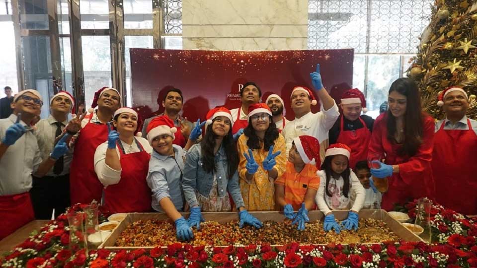 Renaissance Dhaka hosts christmas cake mixing and tree lighting