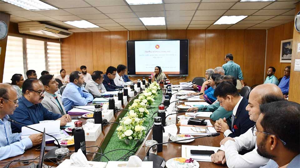 Secretary stresses improvement of aviation, tourism services