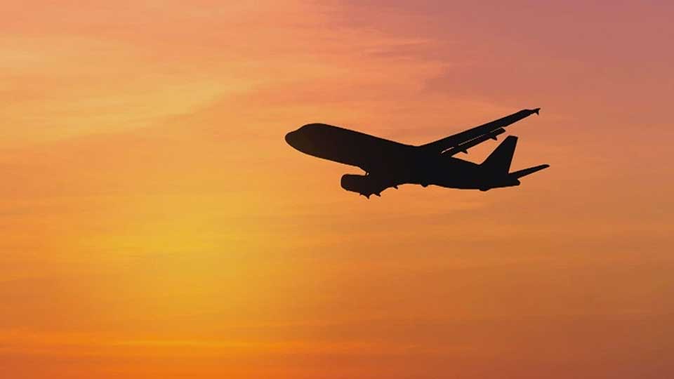 Several airlines  cancel Venezuela flights after US warning 