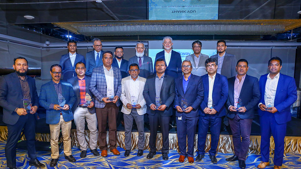 Silk Way West Airlines recognises top 10 cargo agents in BD
