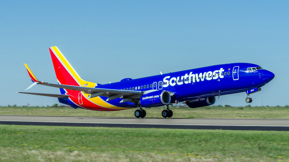 Southwest flight attempts taking off from taxiway; ATC stops
