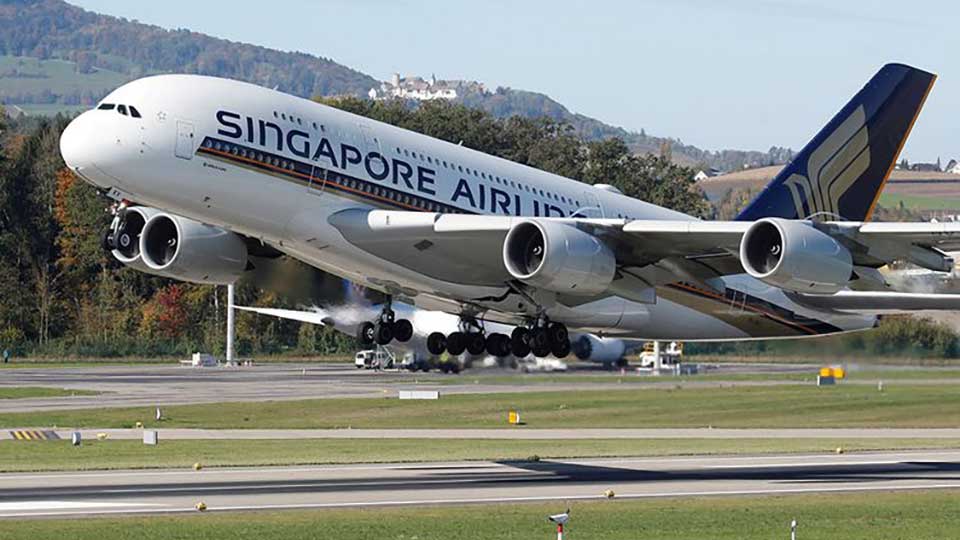 S'pore Airlines announces 8 months' salary bonus to employees