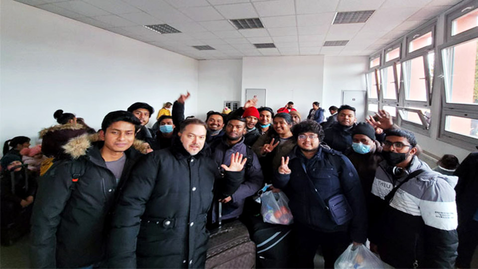 Bangladeshi students stranded in Ukraine can study in Russia