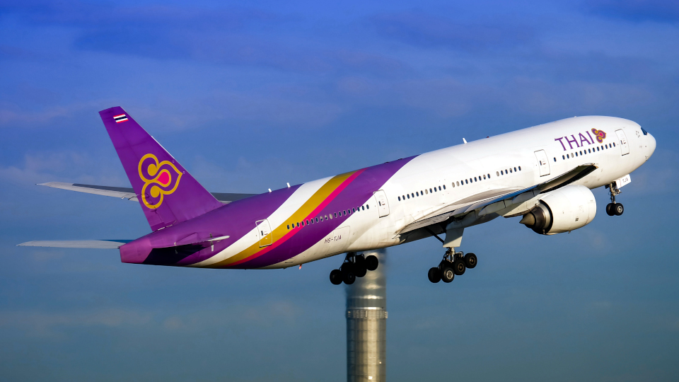 Thai, AirAsia bans use of power banks in flight