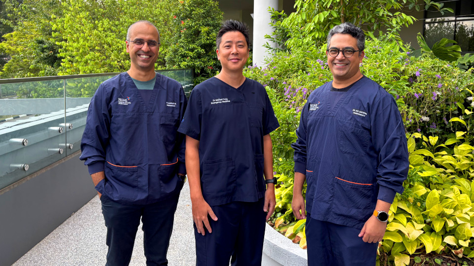 Three Singapore doctors save mid-flight cardiac arrest patient on Sydney-bound flight