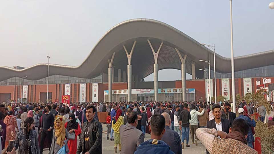 বাড়লো না সময় - আজ শেষ হচ্ছে বাণিজ্য মেলা