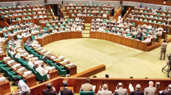 বাধ্যতামূলক হল ট্যুর অপারেটরদের নিবন্ধন