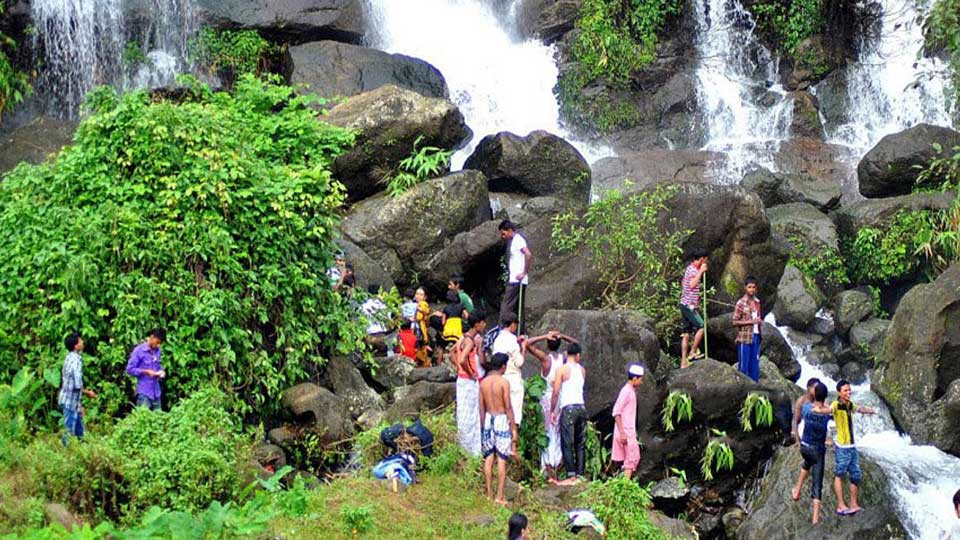 সিলেটে পর্যটন ব্যবসায় ধস