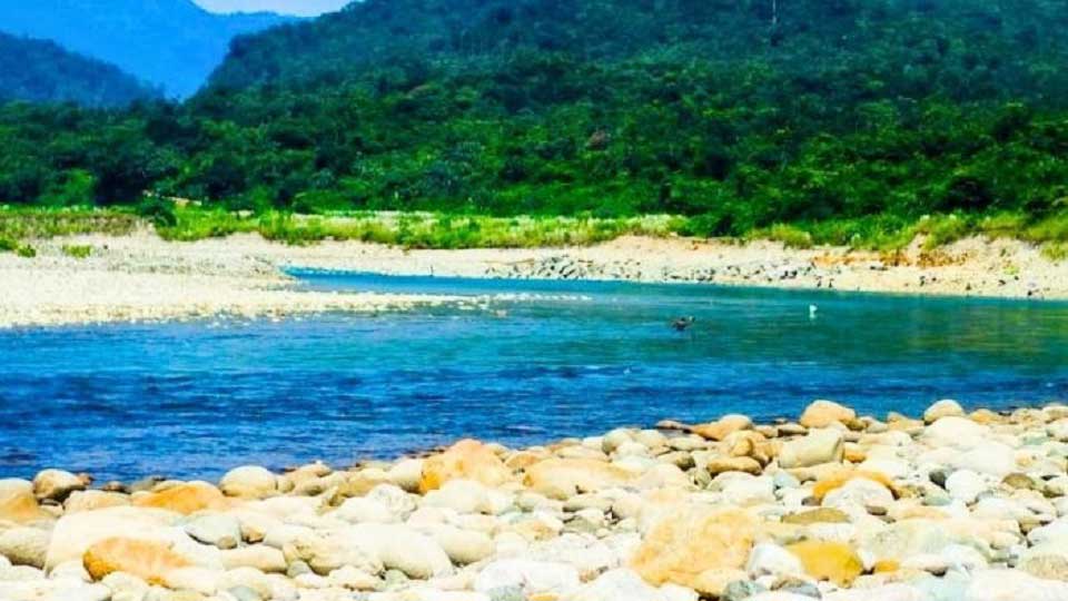 সাদাপাথরে পর্যটক প্রবেশে নিষেধাজ্ঞা
