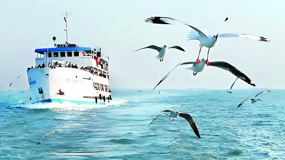 আজ থেকে সেন্টমার্টিনে যাচ্ছে পর্যটকবাহী জাহাজ