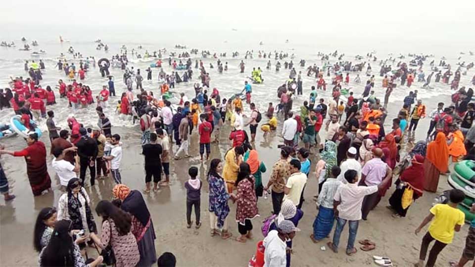 ছুটির শেষ দিনেও মুখর ছিলো বিভিন্ন পর্যটন কেন্দ্র