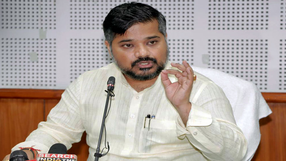 Tripura Transport Minister seeks railway, air connectivity with BD