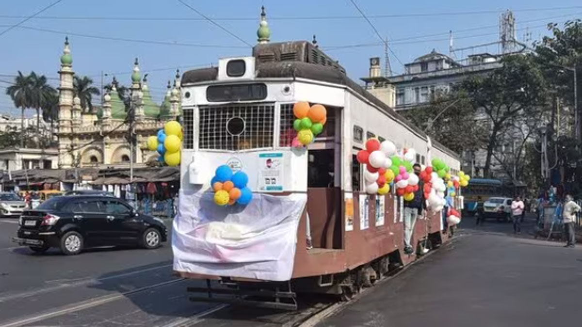 শেষের পথে কলকাতার ট্রাম অধ্যায়