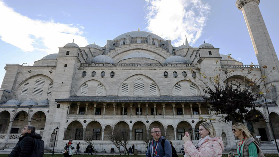 Turkey's tourism revenues tripled