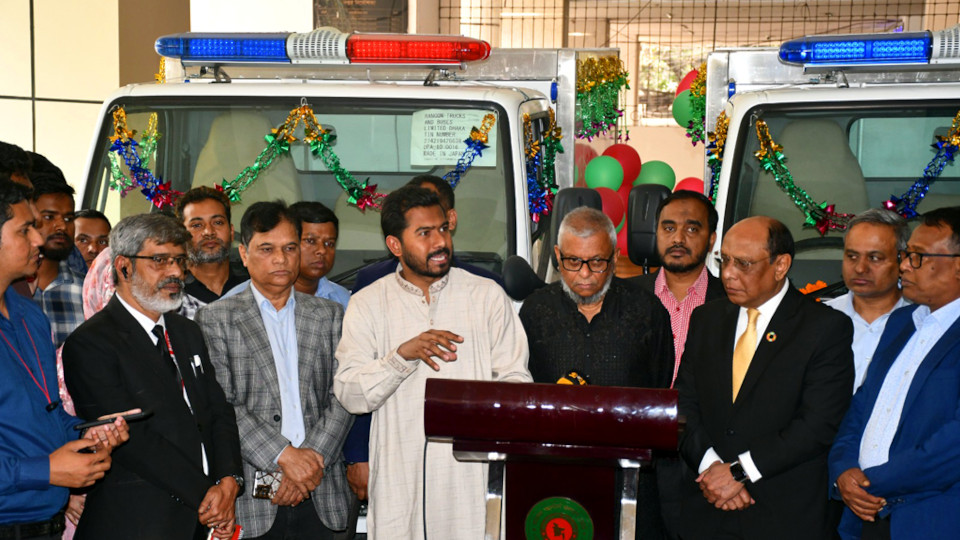 Two freezing ambulances launched to transport expatriates’ bodies from airport to home