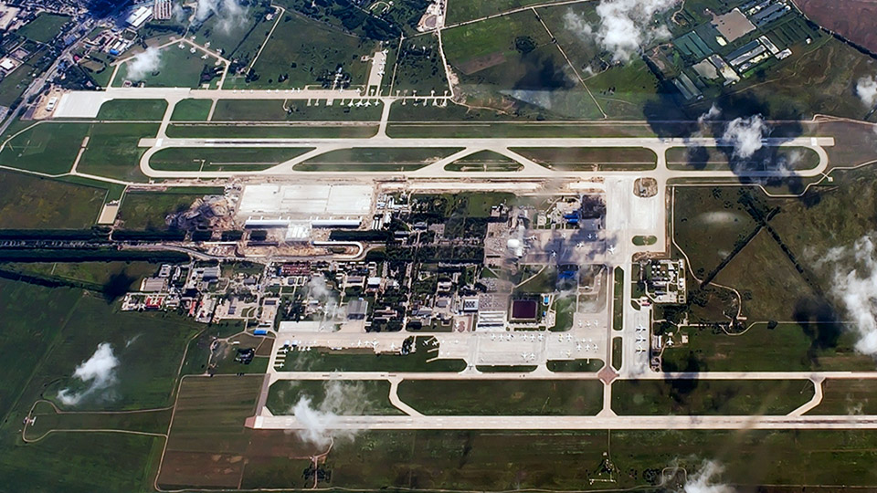 Ukraine claims airspace safe while more airlines suspend flights