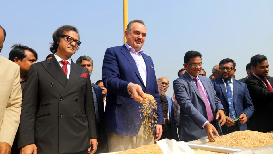 US Ambassador welcomes major wheat shipment at Chattogram Port